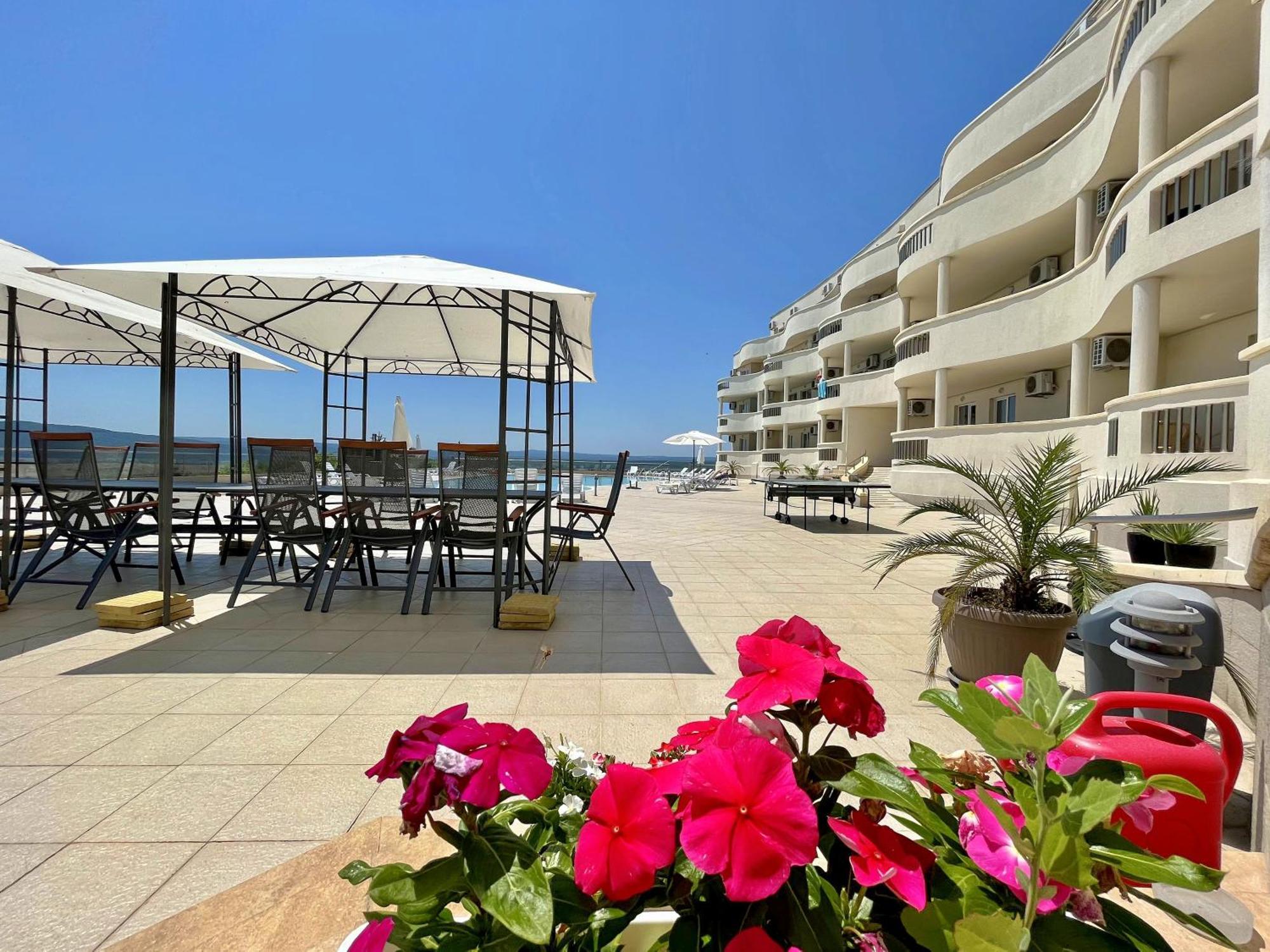 Апартаменти Сънбрийз - Sunbreeze Apartments Byala  Bagian luar foto